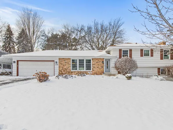 9116 Poplar Bridge Rd, Bloomington, MN 55437