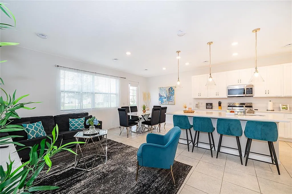 3 bed, 2.0 bath, 1653 sqft, $2,150 — Photo 4