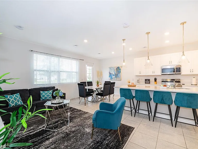 1013 Plantation Ln — Photo 4