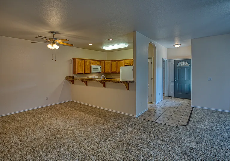 577 Willoughby St — Photo 12