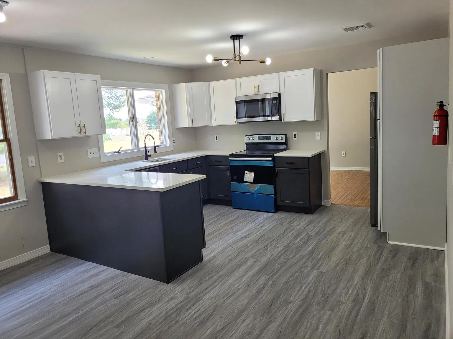 4 bed, 2500 sqft, $3,500 — Photo 3