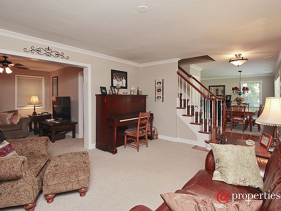 Living Room / Dining Room