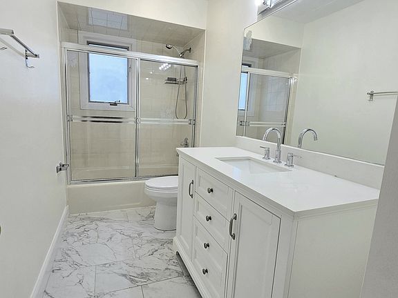 4th image of 8-03 Creek Ct