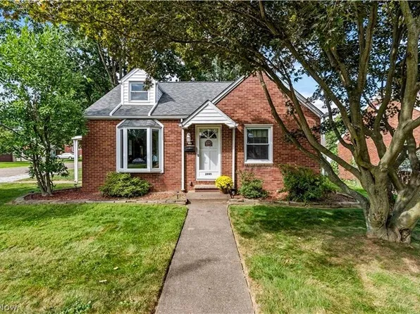 2945 15th St NW, Canton, OH 44708
