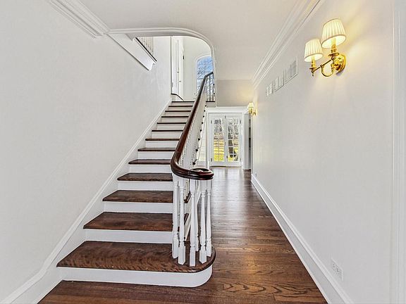 3rd image of 1442 Forest Ave
