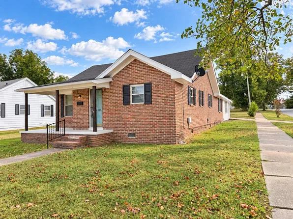600 E 2nd St, Tuscumbia, AL 35674