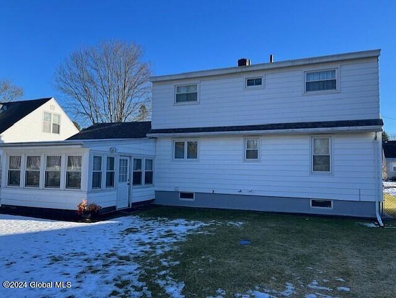 3rd image of 1137 Owen Road