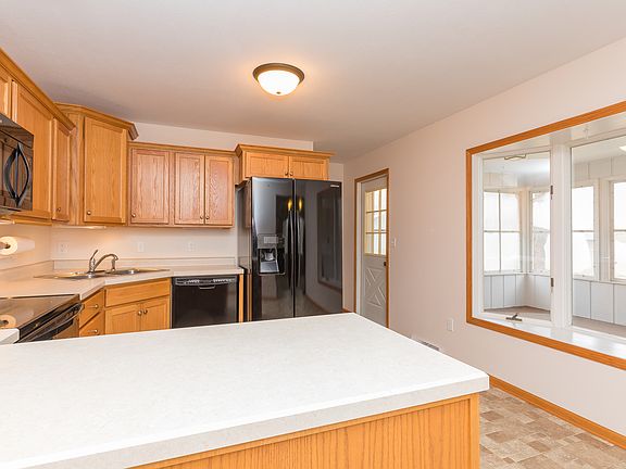 5th image of 4215 Ontario St