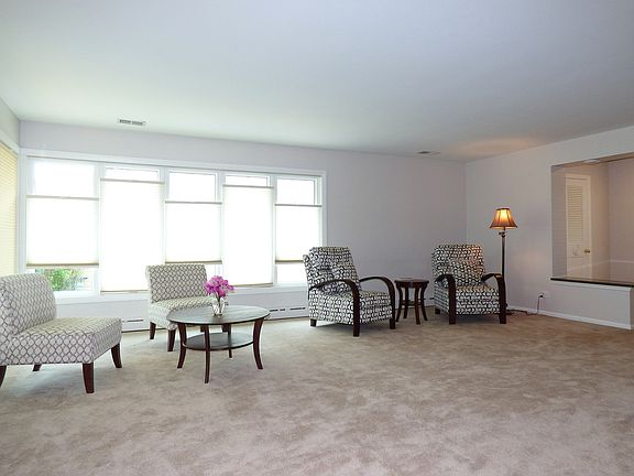 3rd image of 6844 N Concord Ln