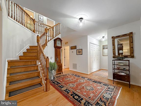 3rd image of 21749 Pinehurst Ct