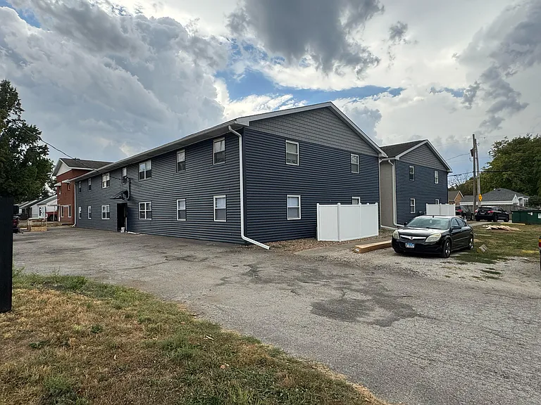 Outer Park Dr — Photo 1