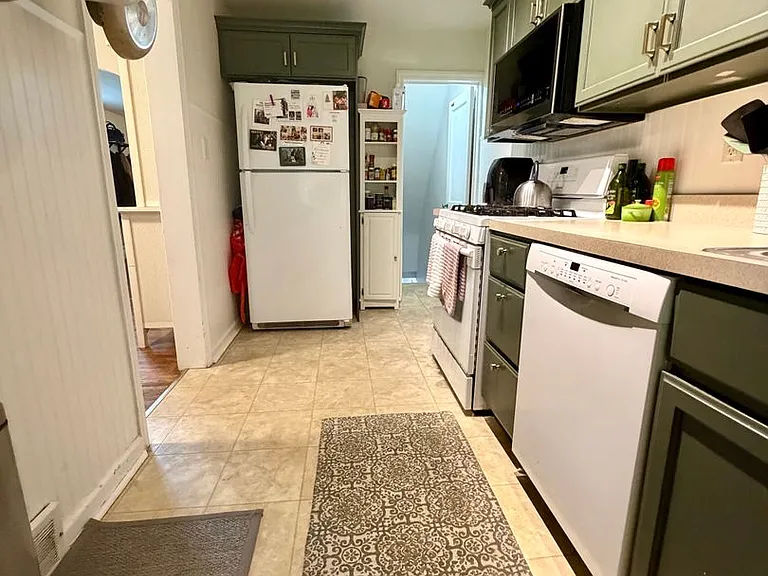 121 N Bradford Ave — Photo 10