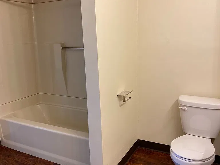326 E Liberty St — Photo 13