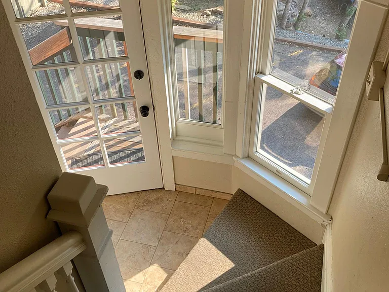 1004 Pine St — Photo 36