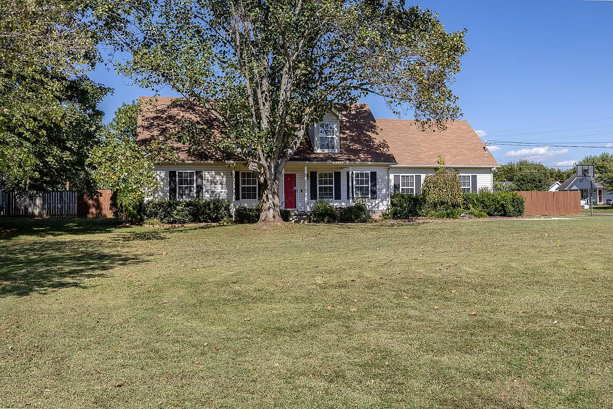 Building Photo - 3002 Arthur Dr