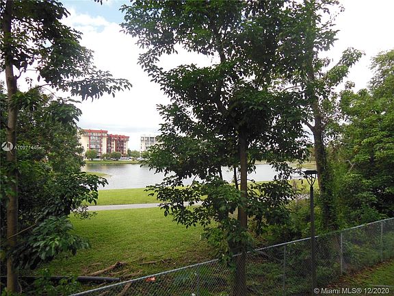 3rd image of 9440 E Fontainebleau Blvd #202