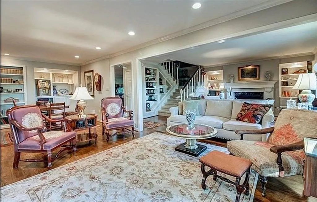 3 bed, 2.5 bath, $2,500 — Photo 3