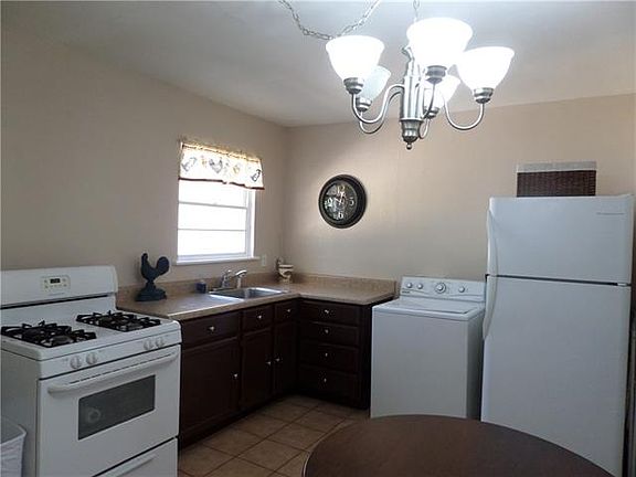 5th image of 227 W Orange St
