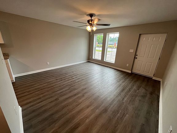 2nd image of 610 W Buena Vista Ave #1