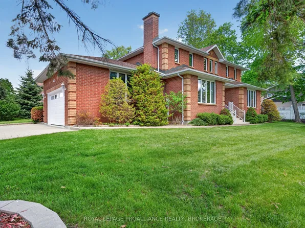 542 Rankin Cres, Kingston, ON K7M 7L4