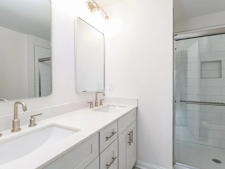 716 Drakeford Ct — Photo 9