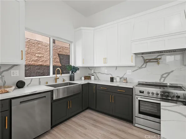 12515 Haleh Ln, Sylmar, CA 91342