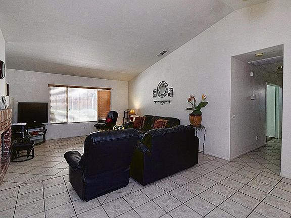 4th image of 12591 Heron St