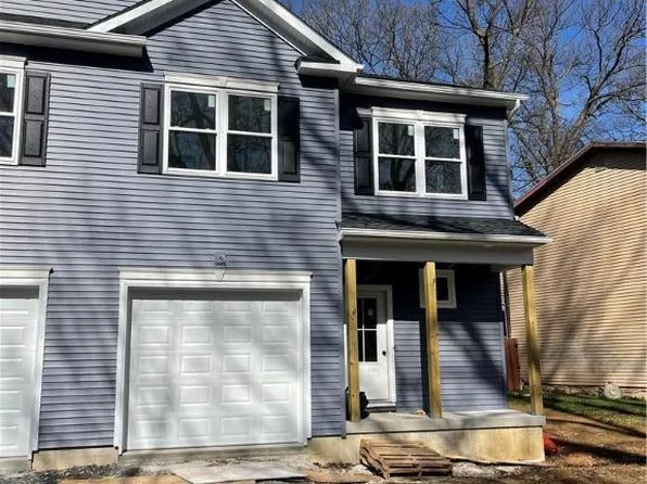 2955 Ithaca St, Allentown, PA 18103