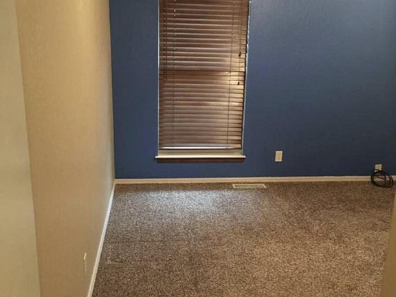3rd image of 1710 Gingham Ln