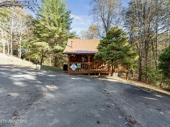 3rd image of 1083 Bryan View Rd