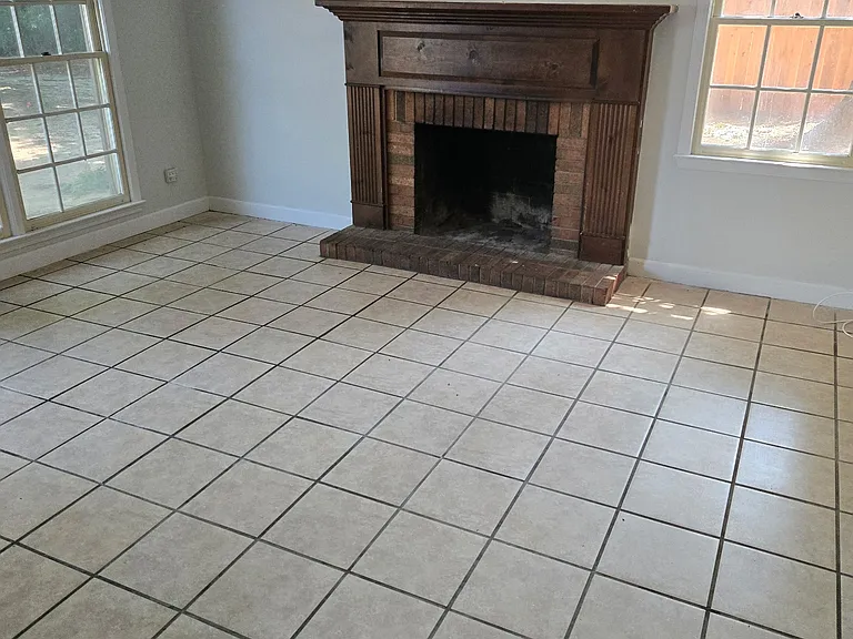 323 E Blackstock Rd #8 — Photo 2