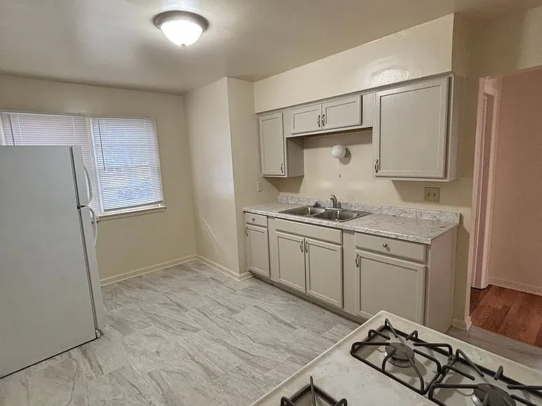 3712 N Sherman Blvd — Photo 7