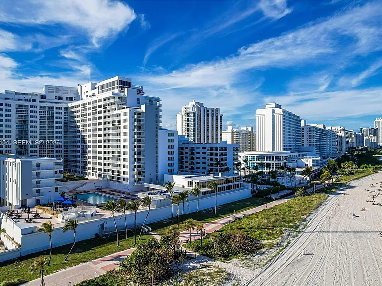 5401 Collins Ave #813 — Photo 42