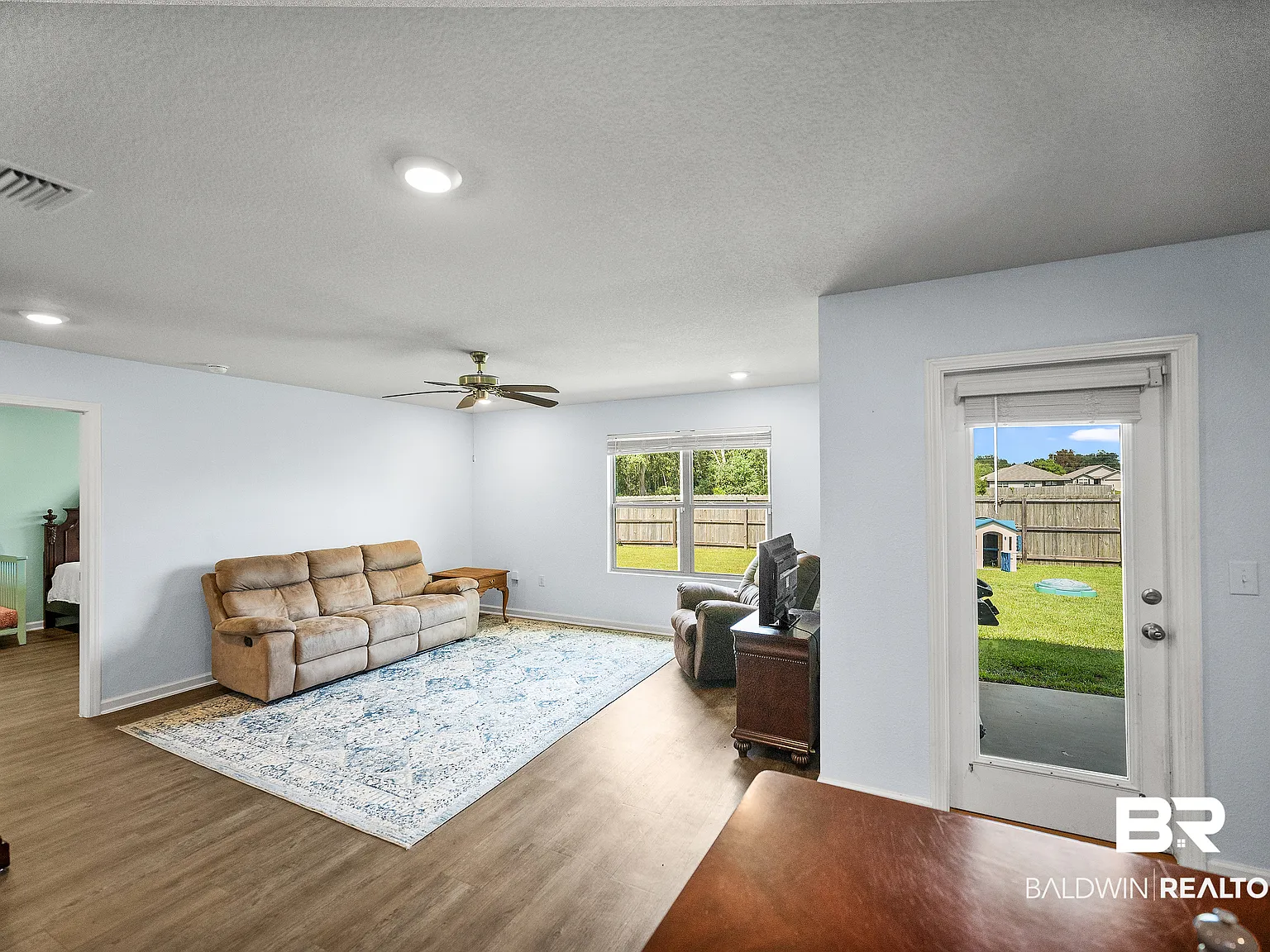 4 bed, 2.0 bath, 1768 sqft, $2,100 — Photo 4