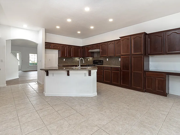 707 Ashlynn Way — Photo 8