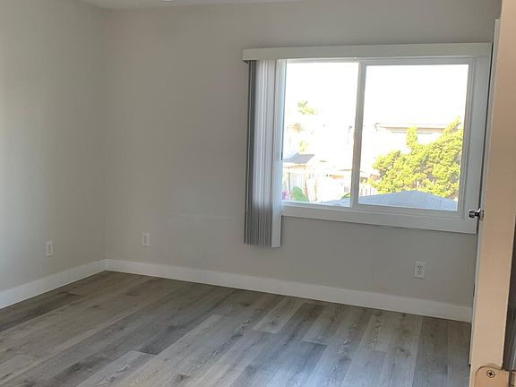 3rd image of 1516 E 5th St APT B