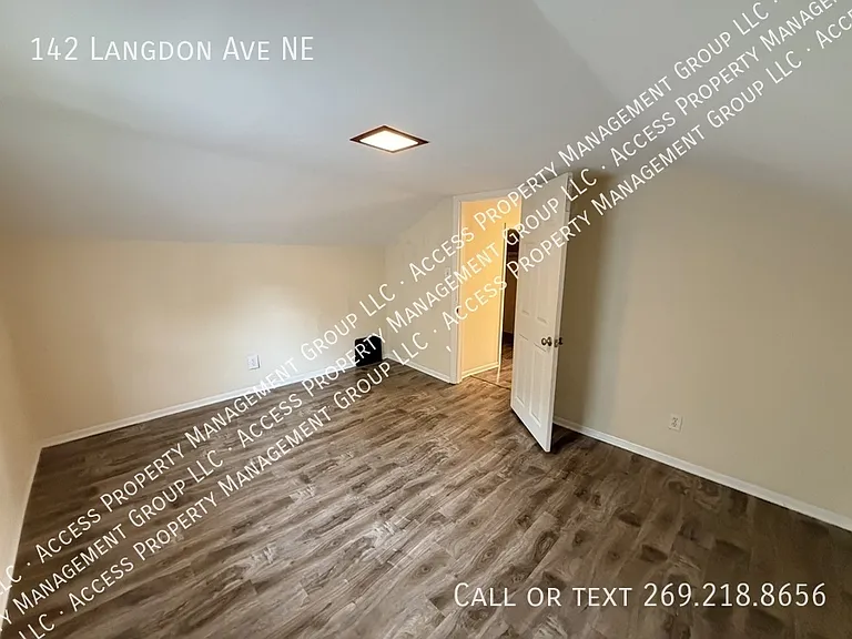 142 Langdon Ave NE — Photo 15