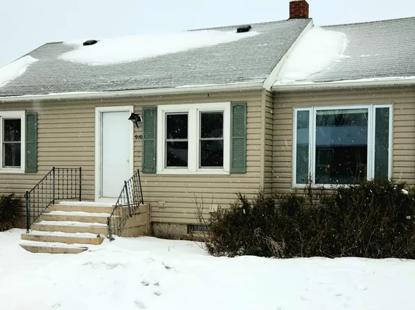 910 11th St, International Falls, MN 56649
