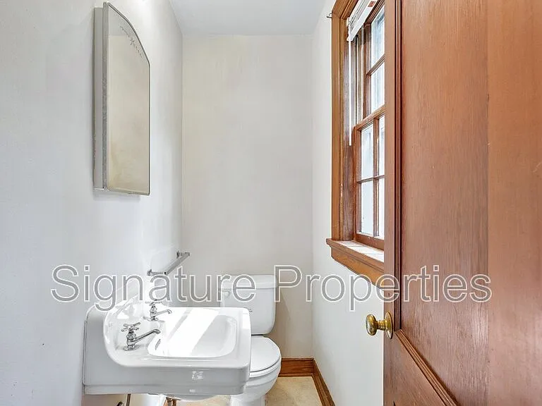 6731 Forest Hill Ave — Photo 12