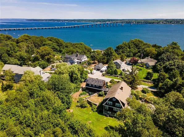 170 Lloyd Rd, Saunderstown, RI 02874
