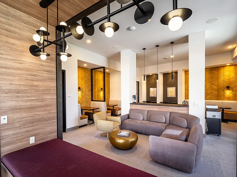 Center Square Lofts West — Photo 25