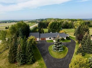 31 E Elbow River Ct, Rocky View County, AB T3Z 2T7