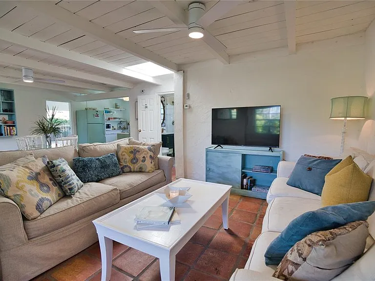 650 Edwards St — Photo 20