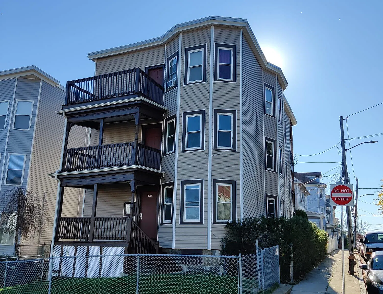435 Quincy St — Photo 2