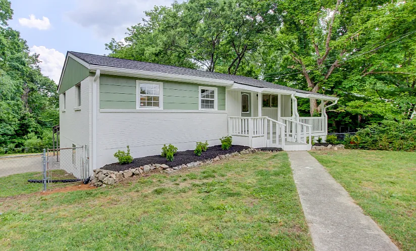 4 bed, 1952 sqft, $2,400 — Photo 2