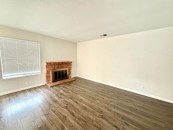 5th image of 4268 Othello Dr
