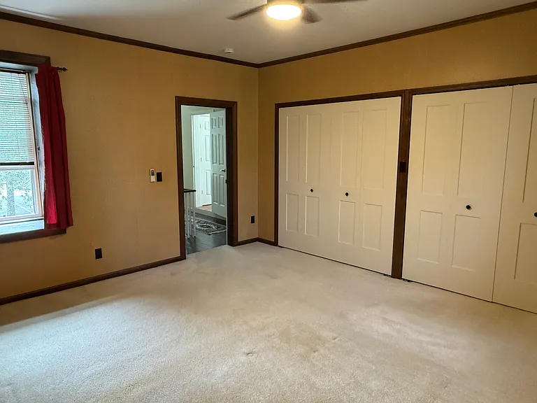 325 S Main St — Photo 9