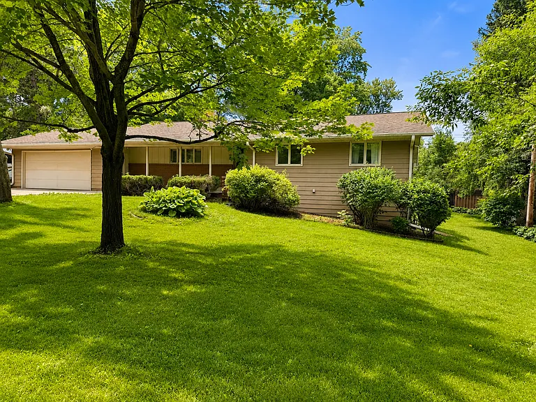 5 Allendale Dr — Photo 4