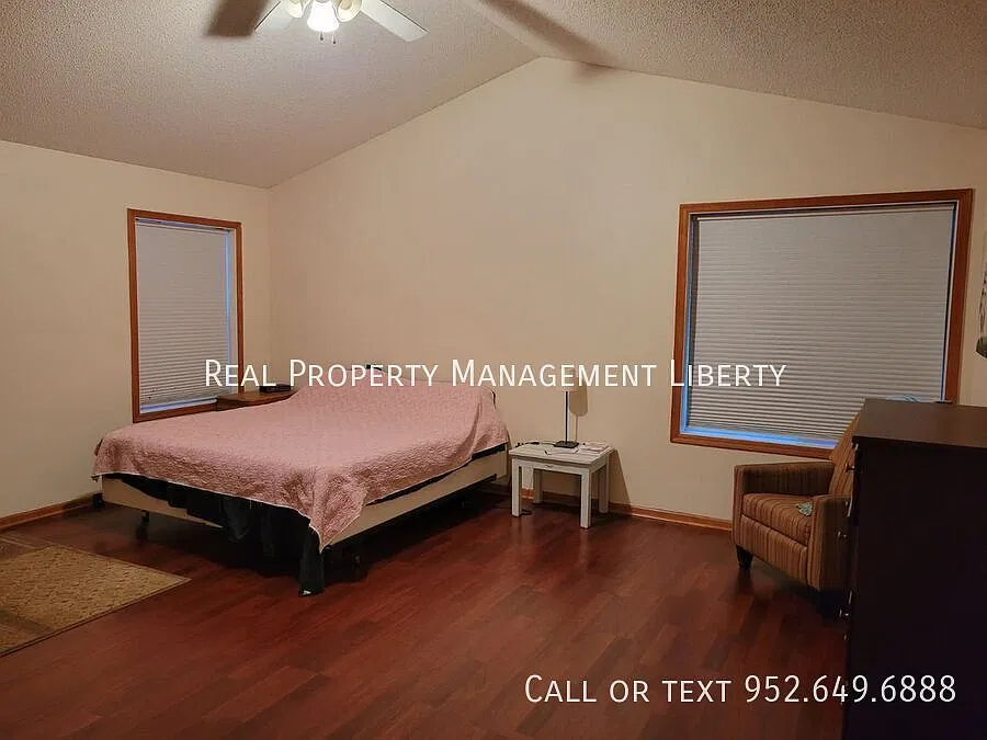Beautiful 4-Bedroom Home in Quiet Elko New Market Neighborhood — Photo 2