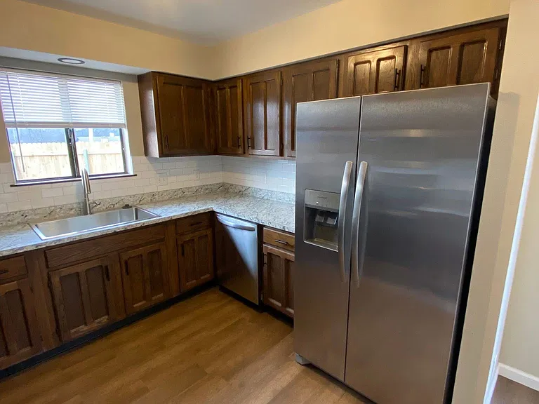 4201 Southport Dr — Photo 6